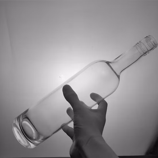 750ml Spirits Clear Glass Liquor Bottle Whisky Glass Bottle with Screw Aluminum Cap