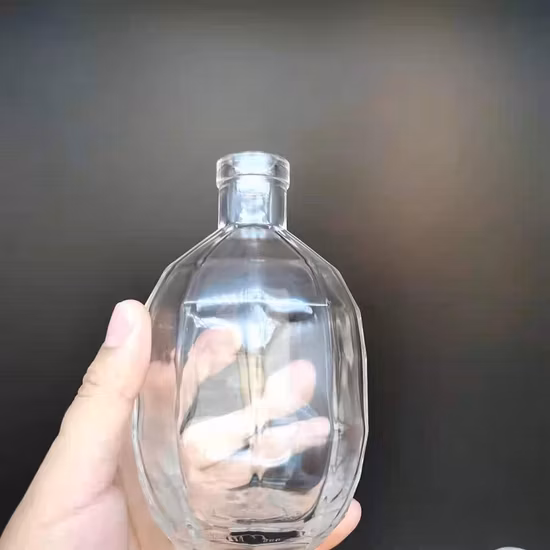  맑고 투명한 슈퍼플린트 375ml 아이스와인 화이트와인 빈 유리병.  흰색 유리병