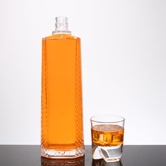 맞춤형 라운드 스퀘어 플랫 키가 큰 플린트 크리스탈 유리 마시는 병 50cl 70cl 75cl 1L 1.75L 알코올 주류 음료 리큐어