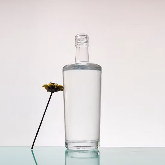 도매 500ml 700ml 750ml 1000ml 유리 주류 병 영혼 보드카 럼 데킬라 위스키 나무 코르크와 라운드 빈 유리 병