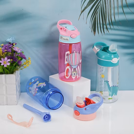 패션 데이를 위한 현대적인 물병